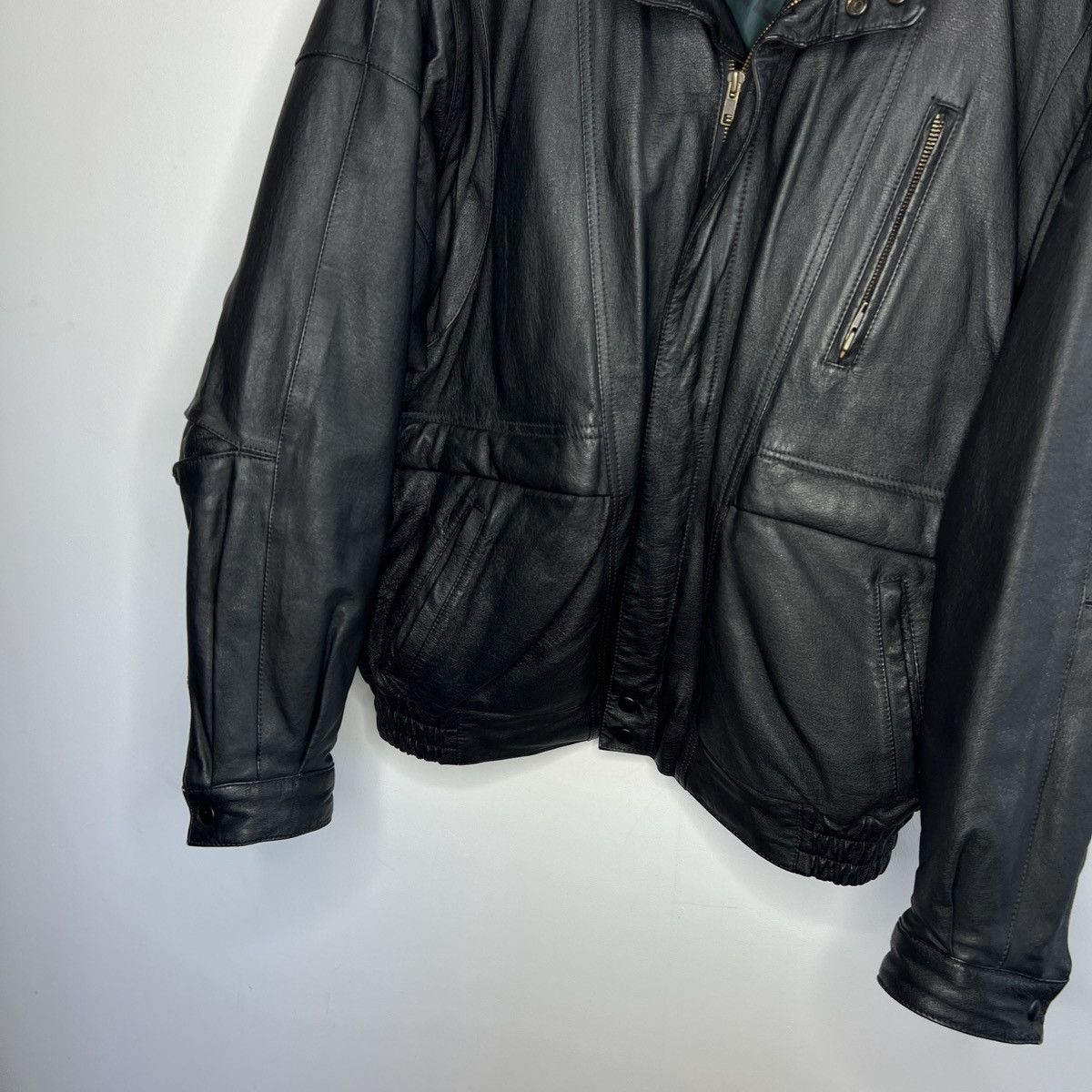 Leather × Vintage Vintage Black Leather Motor Biker Jacket Trucker Genuine Size US L / EU 52-54 / 3 - 8 Thumbnail
