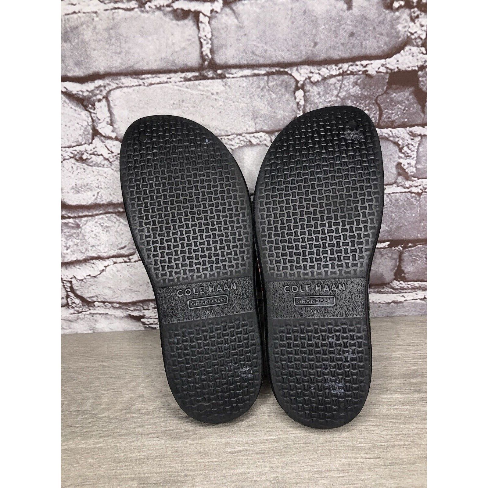 Cole Haan Cole Haan Grand Os. 25390 Black Rubber Floral Print Sandals Size US 7 / IT 37 - 13 Thumbnail
