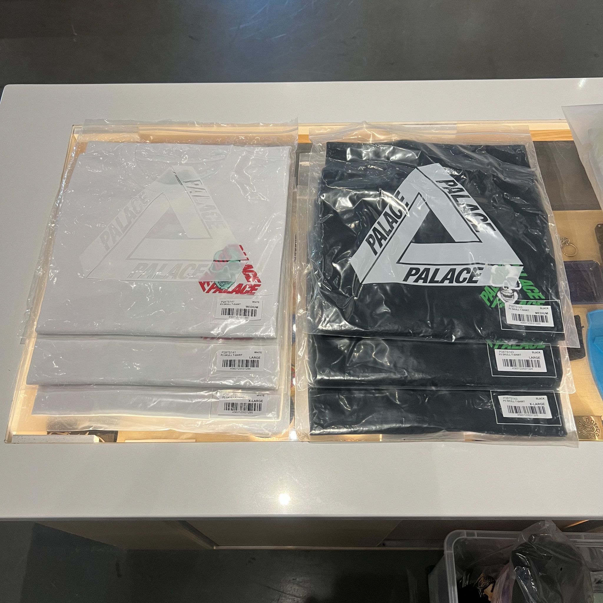 Palace Palace P3 Skull Tee Black • M Size US M / EU 48-50 / 2 - 3 Thumbnail