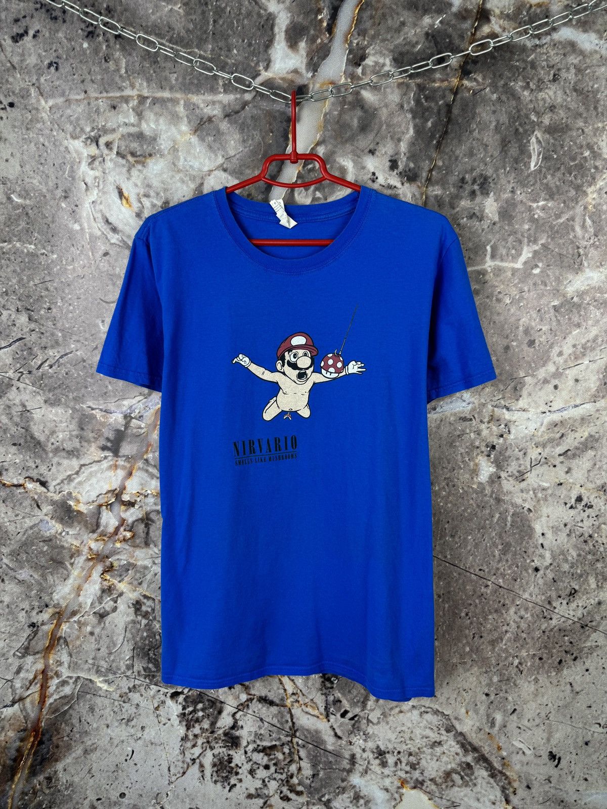 Gildan Men’s Humor Nirvario Smells Like Mushrooms T-Shirt Size L Size US L / EU 52-54 / 3 - 1 Thumbnail