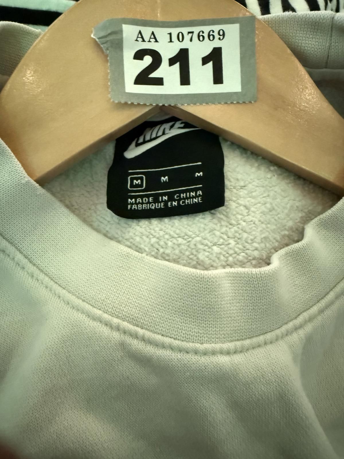 Nike Nike Men's Crewneck Sweatshirt Medium Beige Size ONE SIZE - 2 Thumbnail