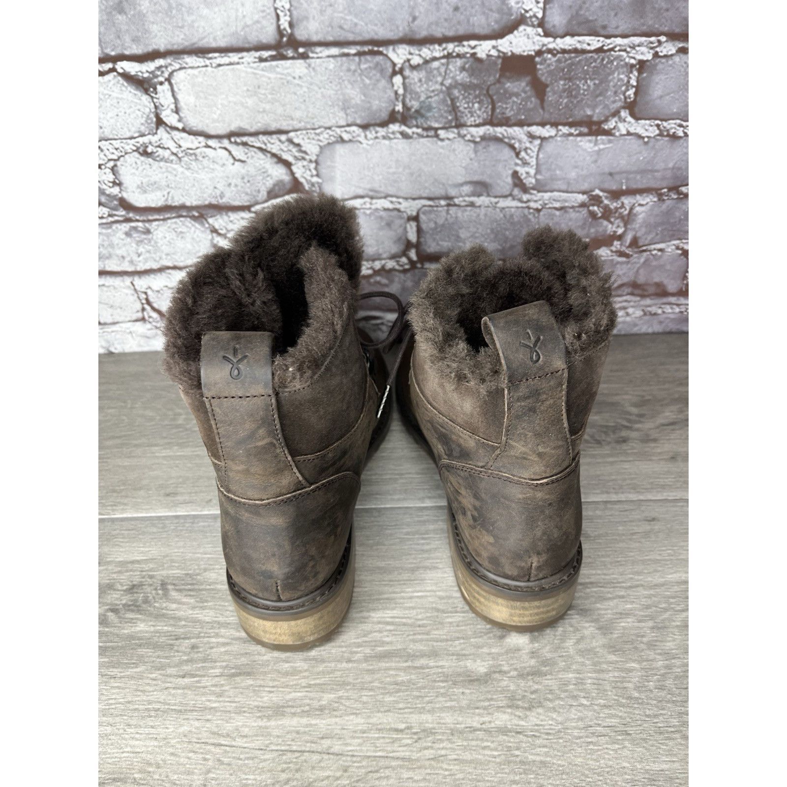 Ugg EMU Australia Waterproof Dark Brown Leather Ankle Hiker Boot Size US 9 / IT 39 - 6 Thumbnail