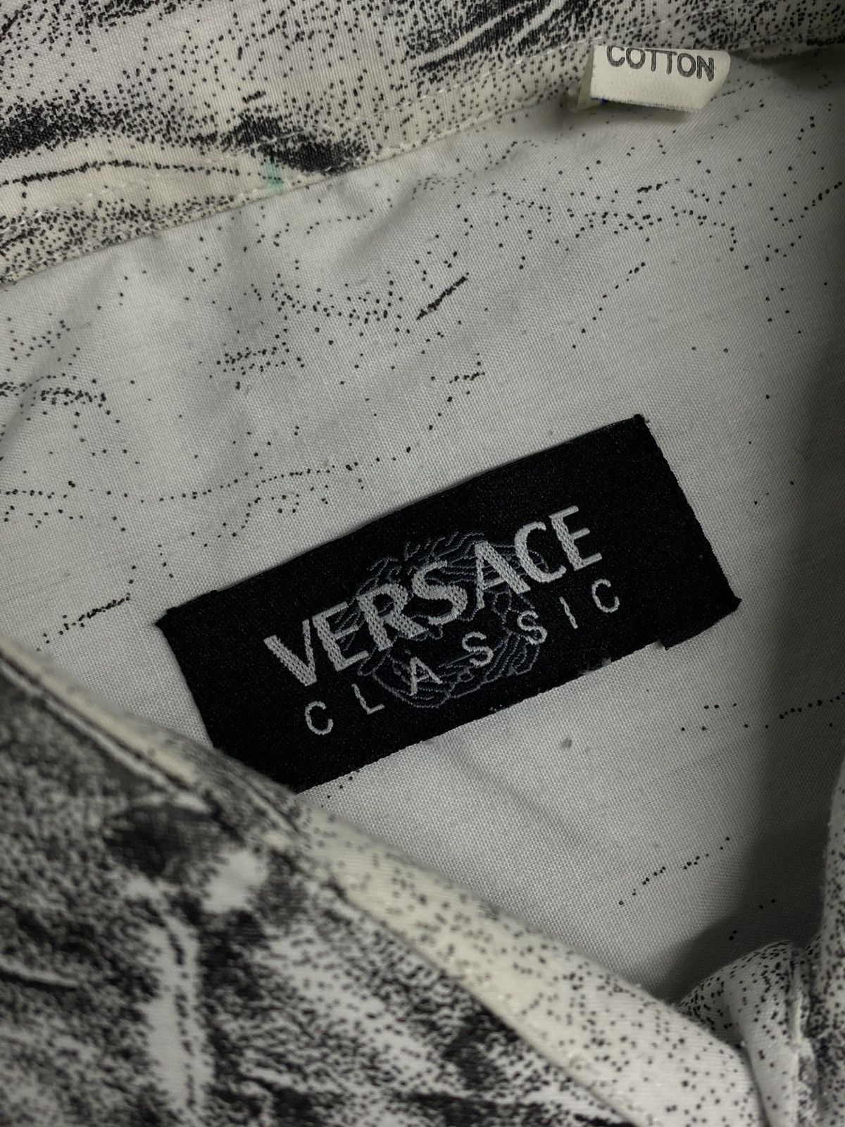 Versace Vintage Versace Avant Garde Japanese Shirt Size US L / EU 52-54 / 3 - 12 Thumbnail