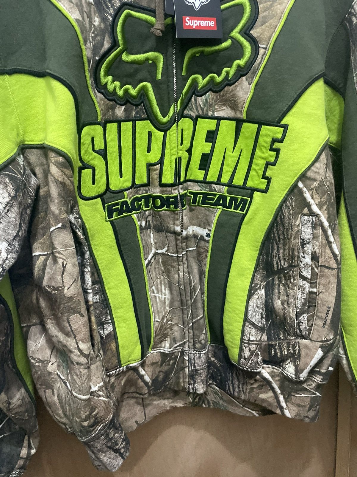 Supreme Supreme fox hoodie factory team real tree size medium brand Size US M / EU 48-50 / 2 - 3 Thumbnail