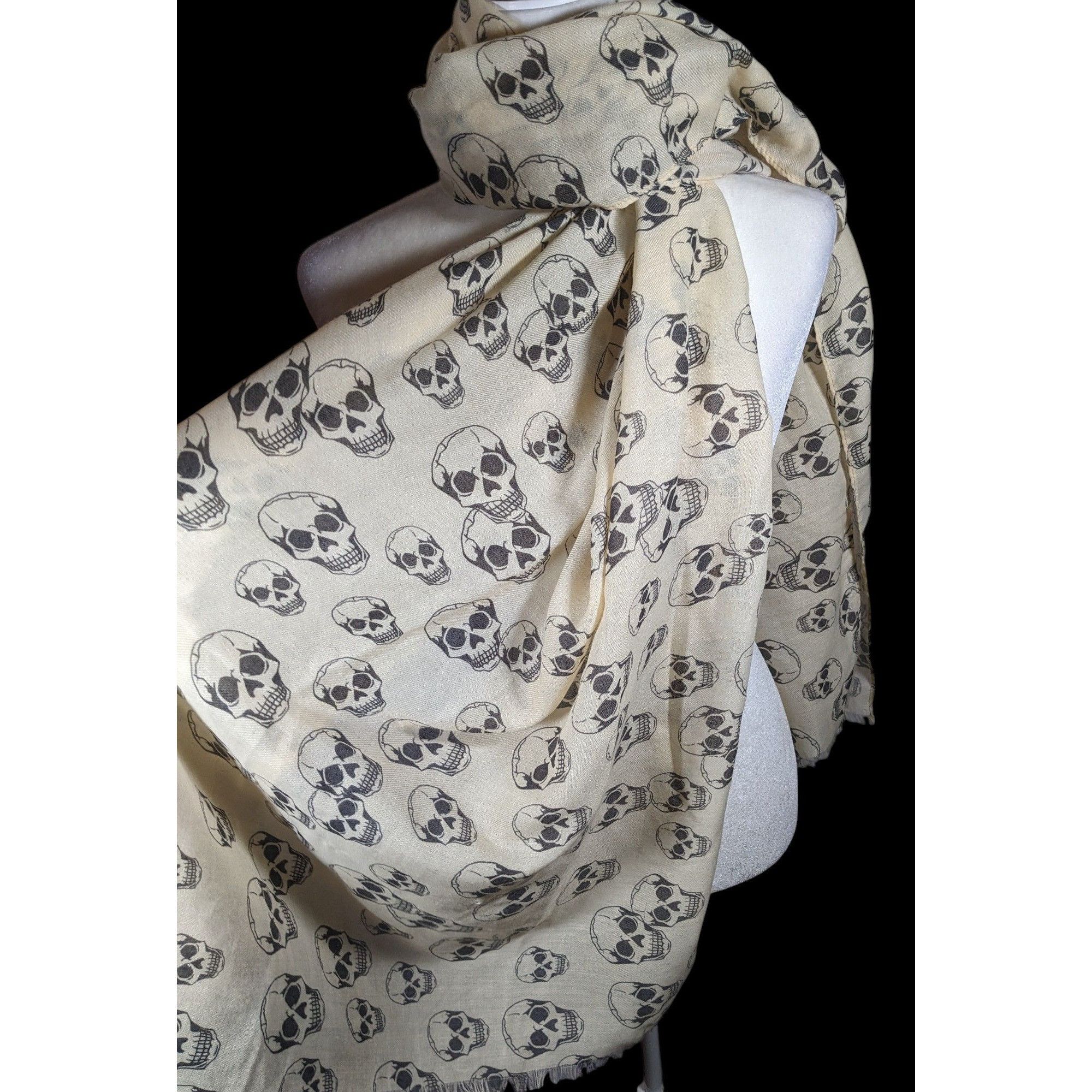 Other Gothic Halloween Skull Print Cream And Black Scarf/Shawl/Wra Size ONE SIZE - 2 Thumbnail
