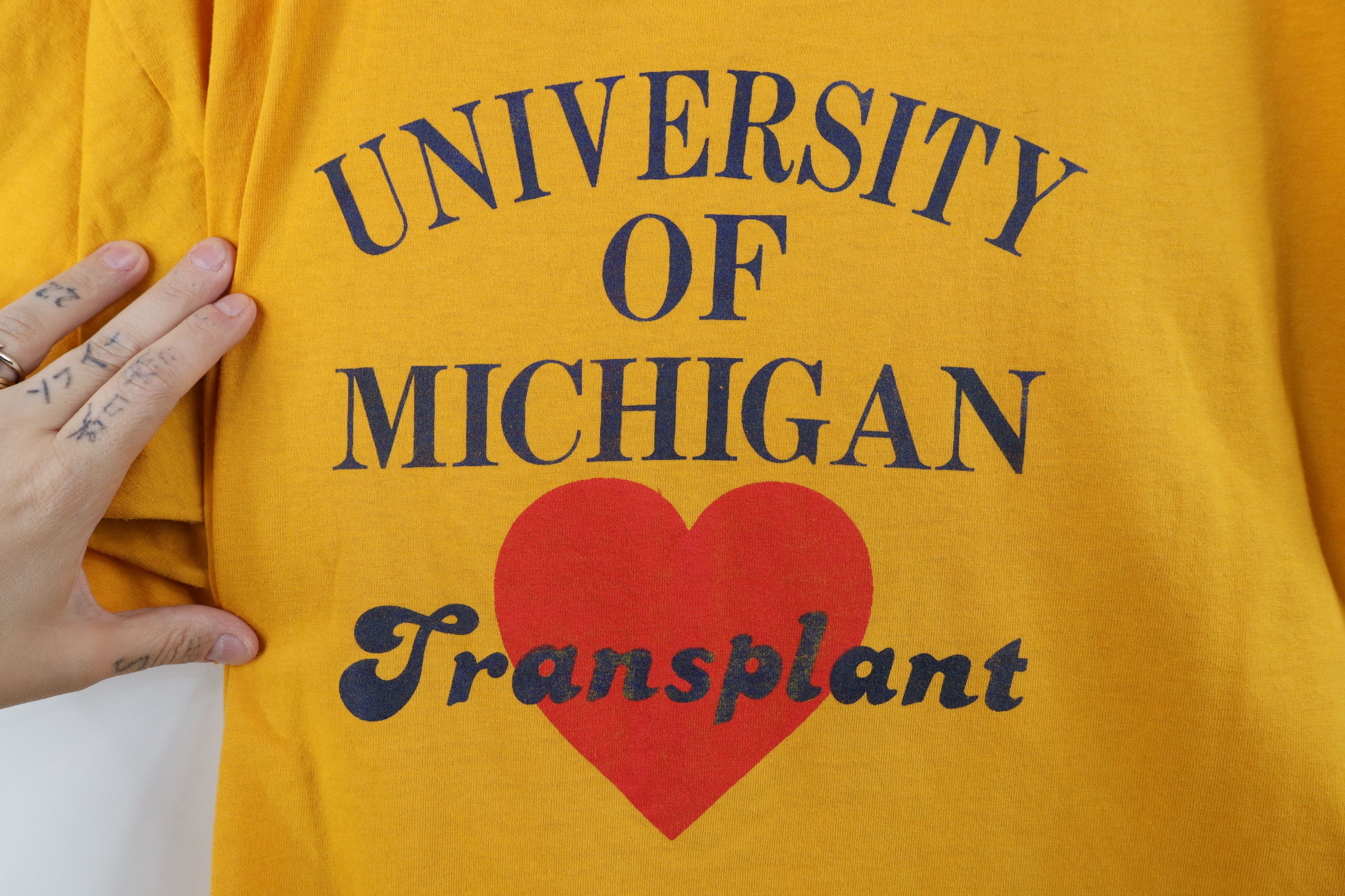 Vintage Vintage 80s 90s University of Michigan Heart T-Shirt Size US XL / EU 56 / 4 - 4 Thumbnail