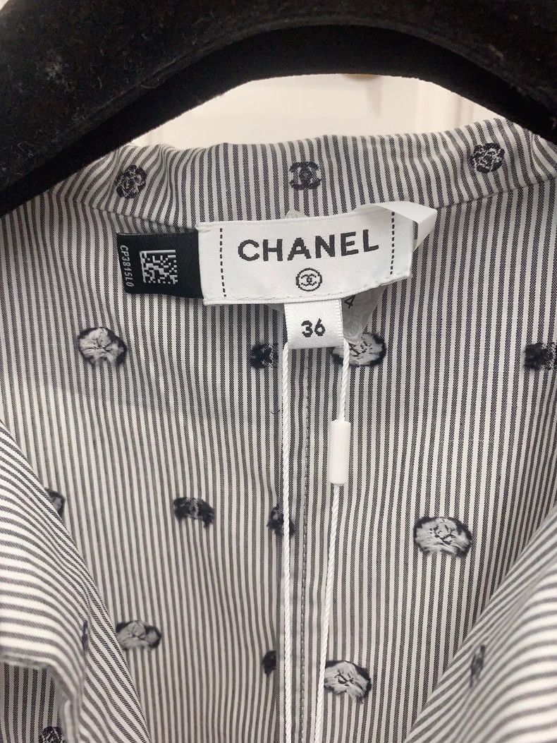Chanel Chanel Gray full logo rhinestone buckle short sleeves Size XS / US 0-2 / IT 36-38 - 3 Thumbnail