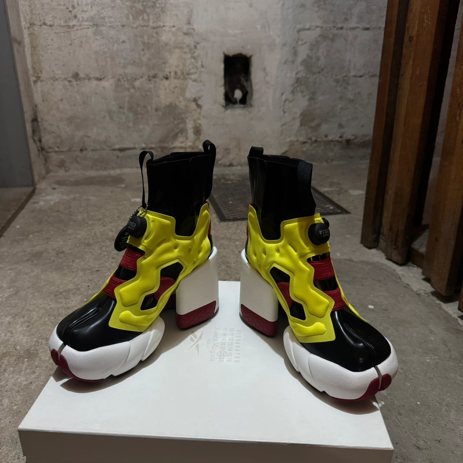 Maison Margiela × Reebok Maison Margiela x Reebok tabi high heel sneakers boots Size US 7 / IT 37 - 3 Thumbnail