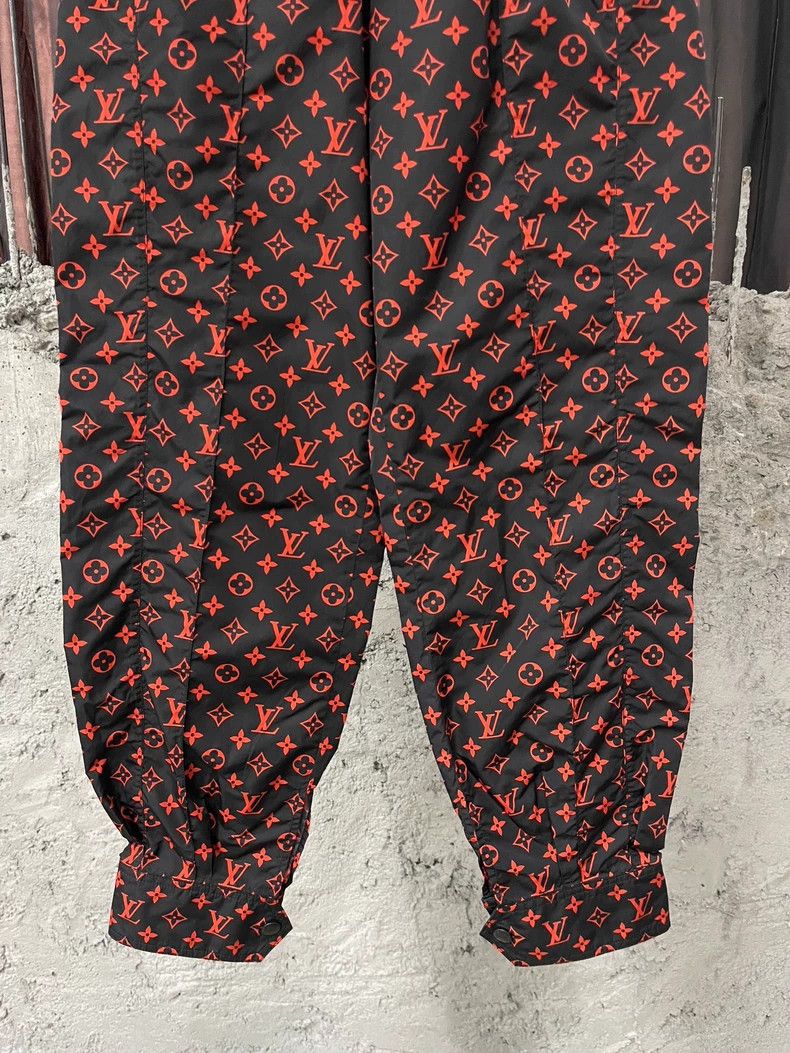 Louis Vuitton Louis Vuitton Jogging full of logo pants Size US 34 / EU 50 - 4 Thumbnail