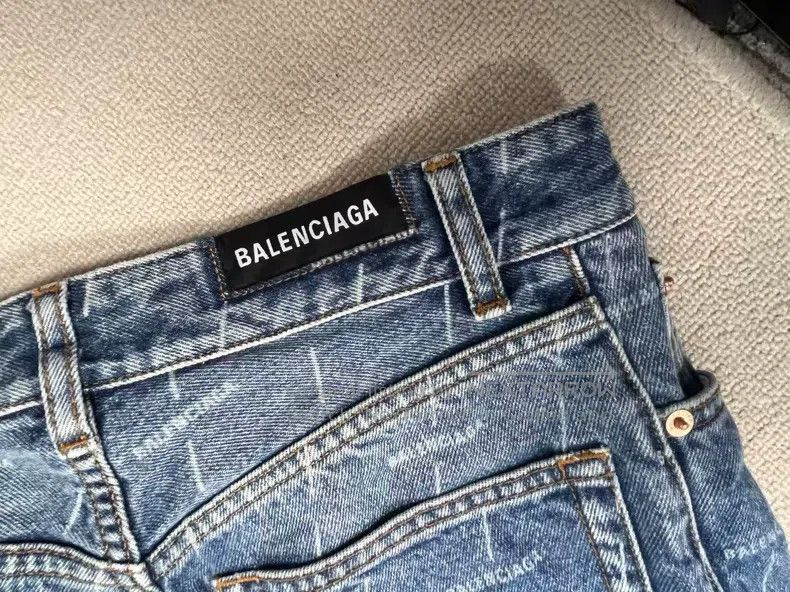 Balenciaga Balenciaga High Waisted Logo Printed Ankle Length Jeans Size 27" / US 4 / IT 40 - 3 Thumbnail