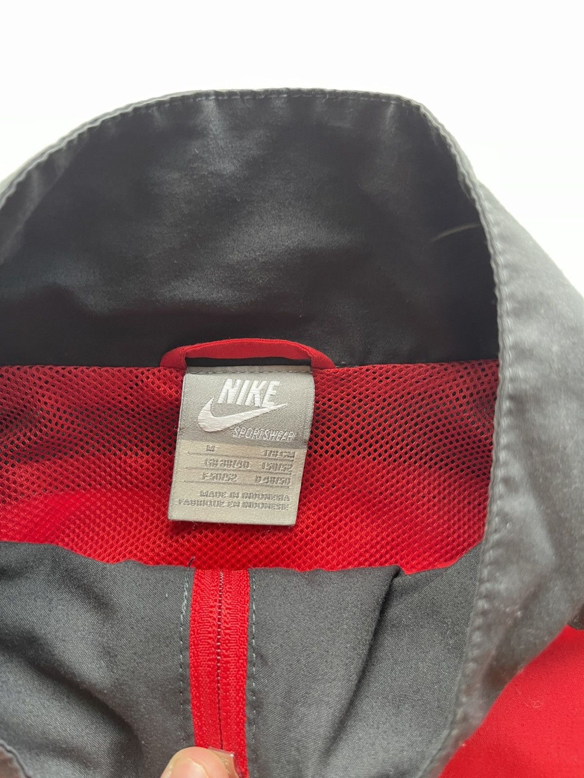 Vintage NIKE WINDBREAKER JACKET. SIZE M. GREAT CONDITION Size US M / EU 48-50 / 2 - 3 Thumbnail