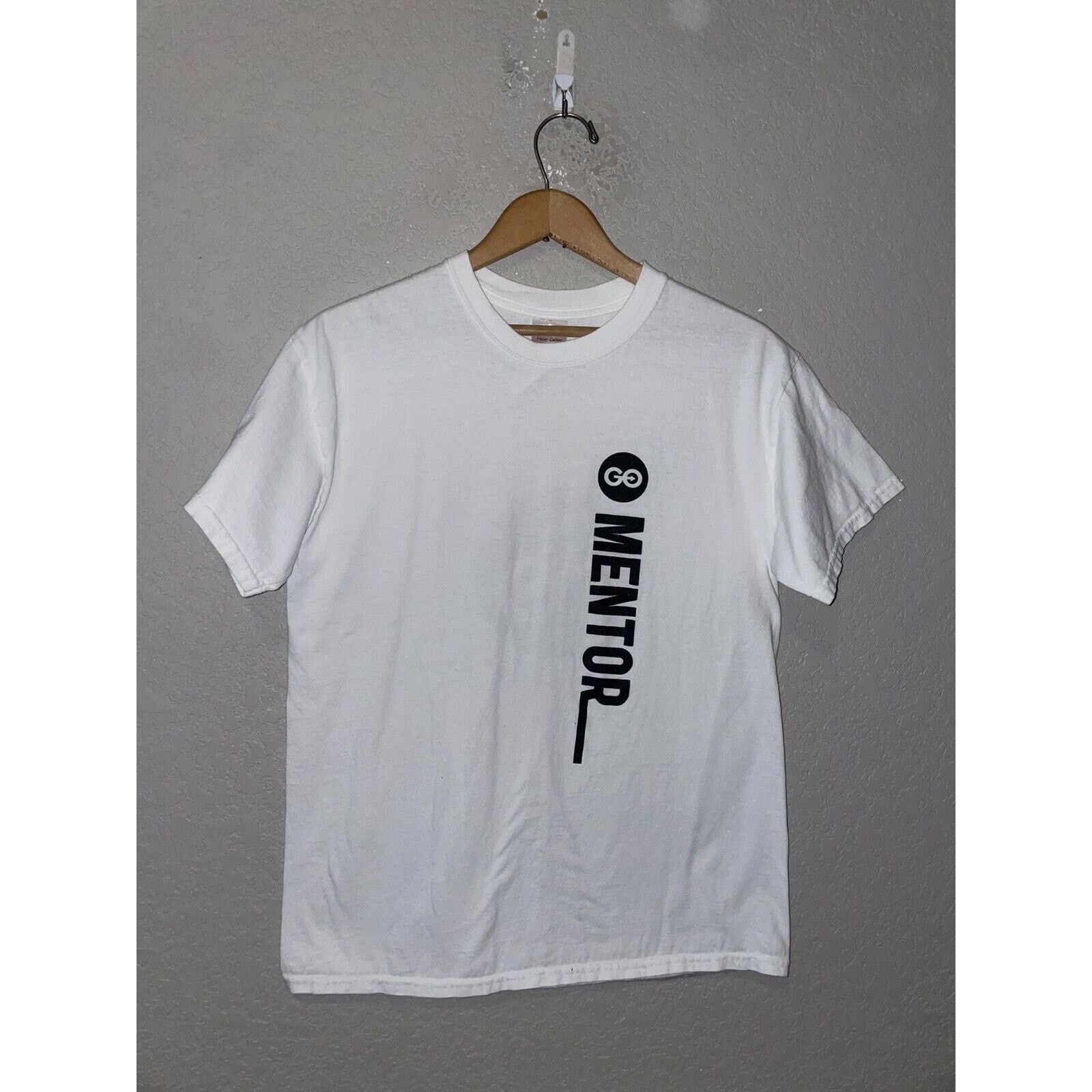 Gildan Go Pro Shirt Mentor Master Chief 1000 Games White Tee Medium Size US M / EU 48-50 / 2 - 2 Thumbnail