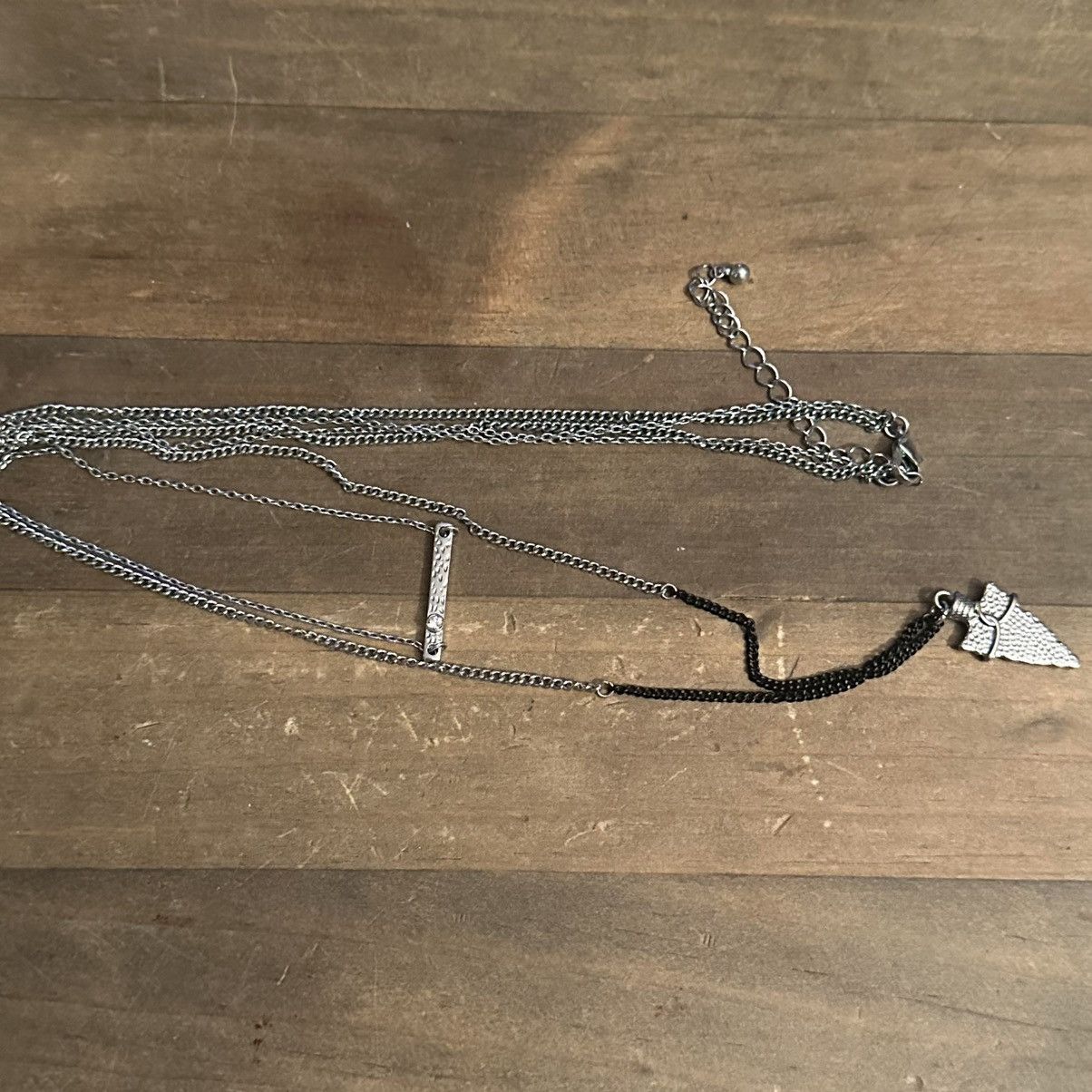 Other Long layered silver tone bar and arrow necklace Size ONE SIZE - 3 Thumbnail