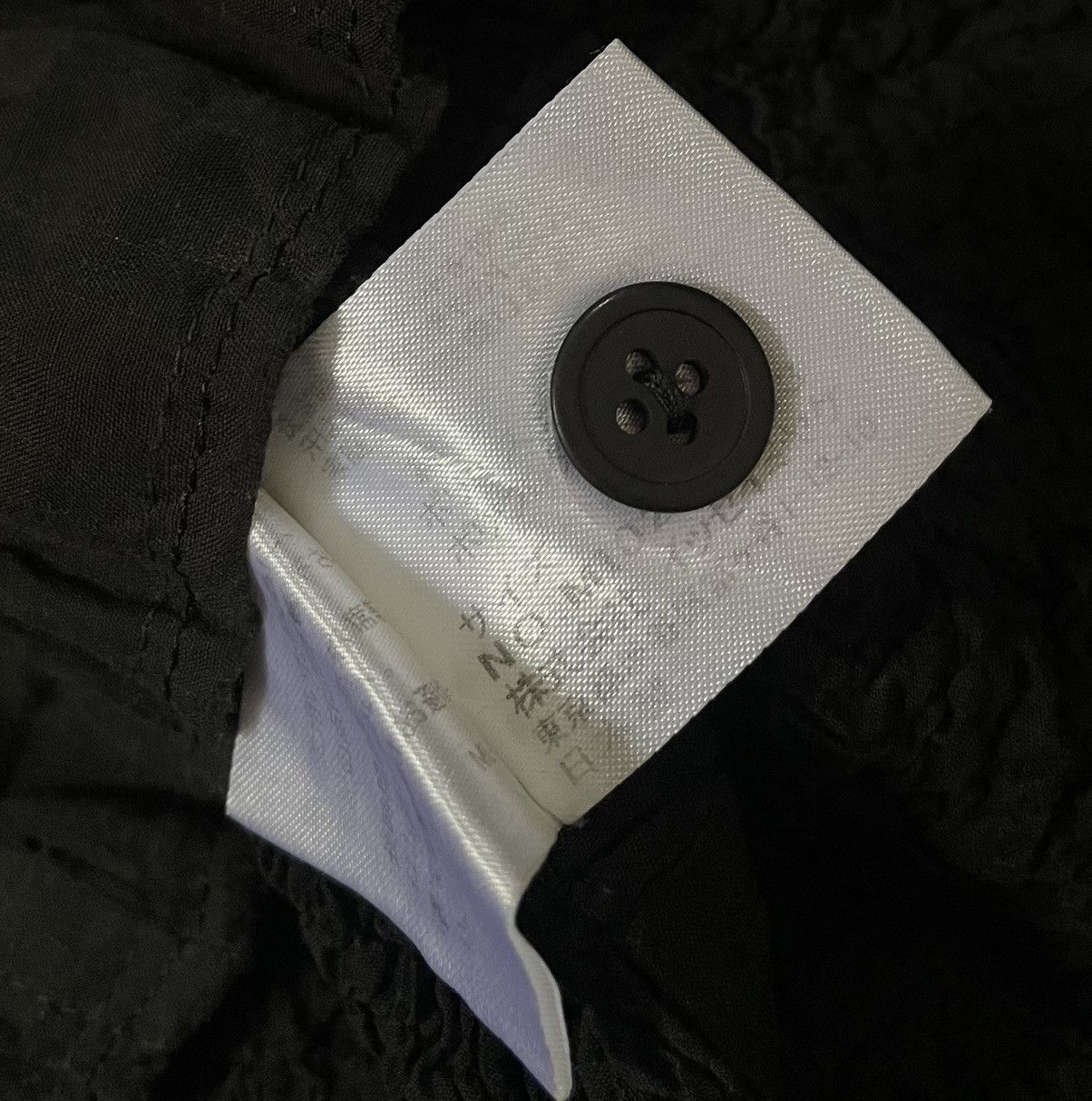 Homme Plisse Issey Miyake *FINAL DROP* TAX FREE 🇺🇸 issey miyake me pleats black shirt Size S / US 4 / IT 40 - 4 Thumbnail