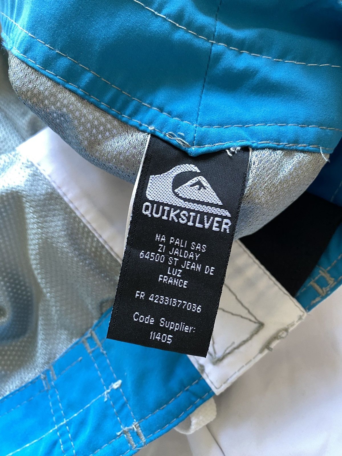 Quiksilver × Vintage Vintage Shorts Quiksilver Big Logo Size US 32 / EU 48 - 9 Thumbnail