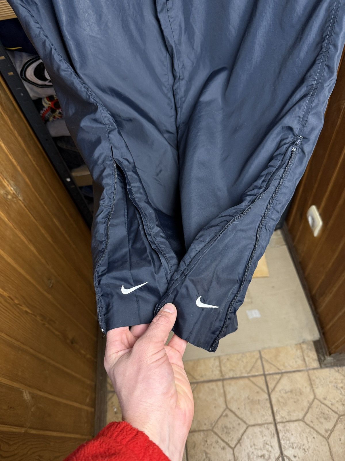 Nike vintage Nike nylon pants streetwear japan Y2K Size US 36 / EU 52 - 7 Thumbnail