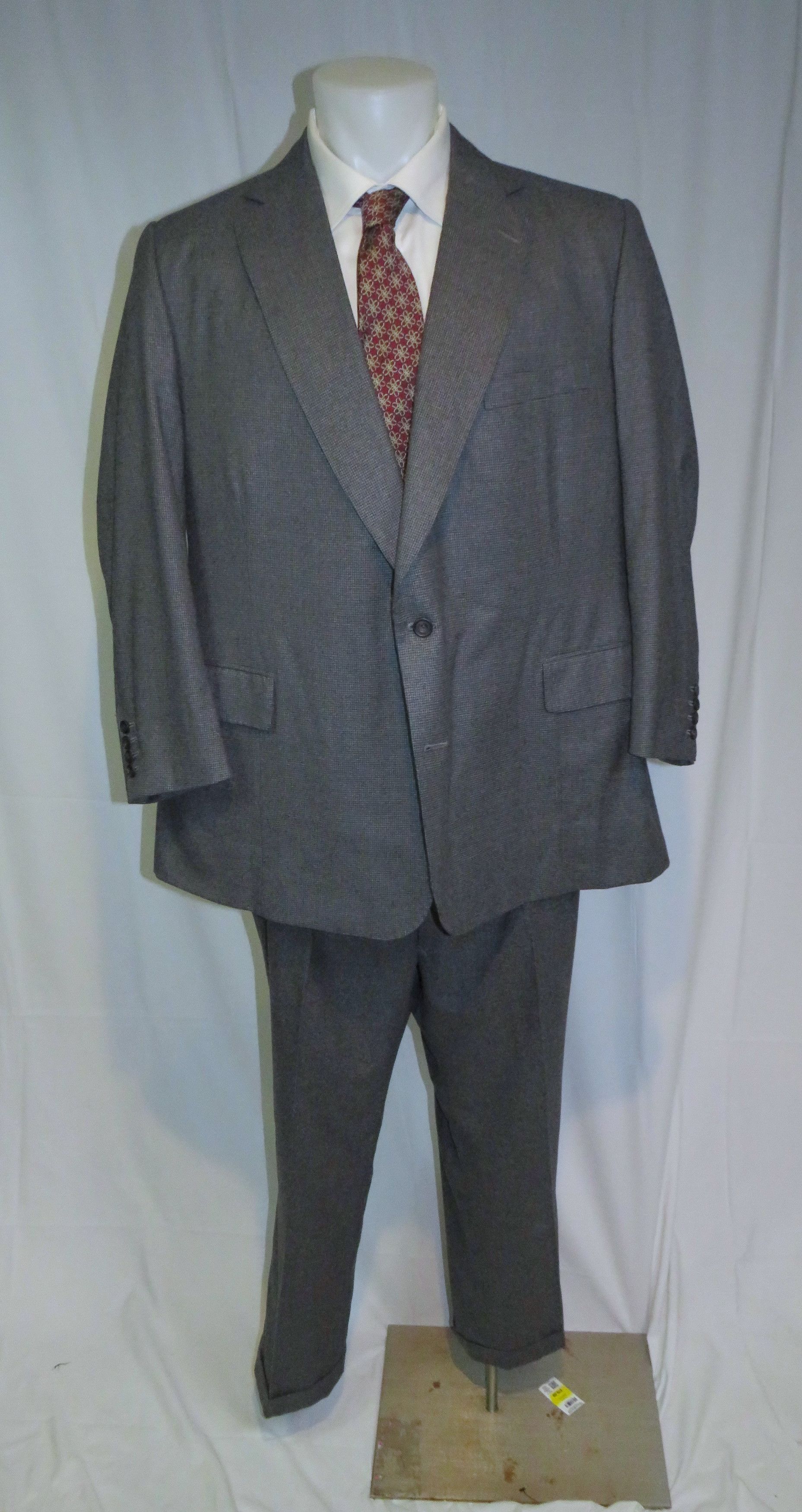 Henry Poole × Savile Row 2019 Gray Puppytooth Bespoke Portly Two Button Suit 48R Size 48R - 1 Thumbnail