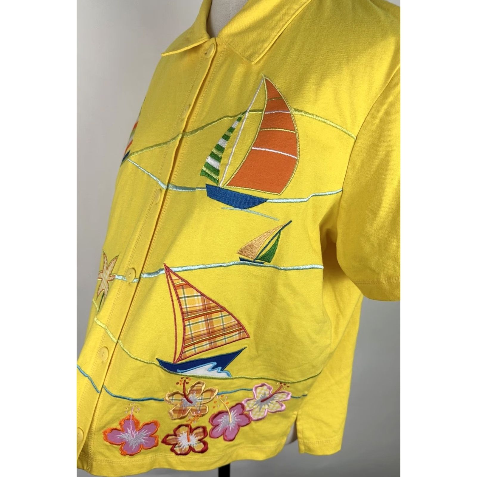 Vintage VINTAGE Onque Casuals Embroidered Shirt L Adults Yellow 90s Hawaiian Tropical Beach Womens Size L / US 10 / IT 46 - 5 Thumbnail