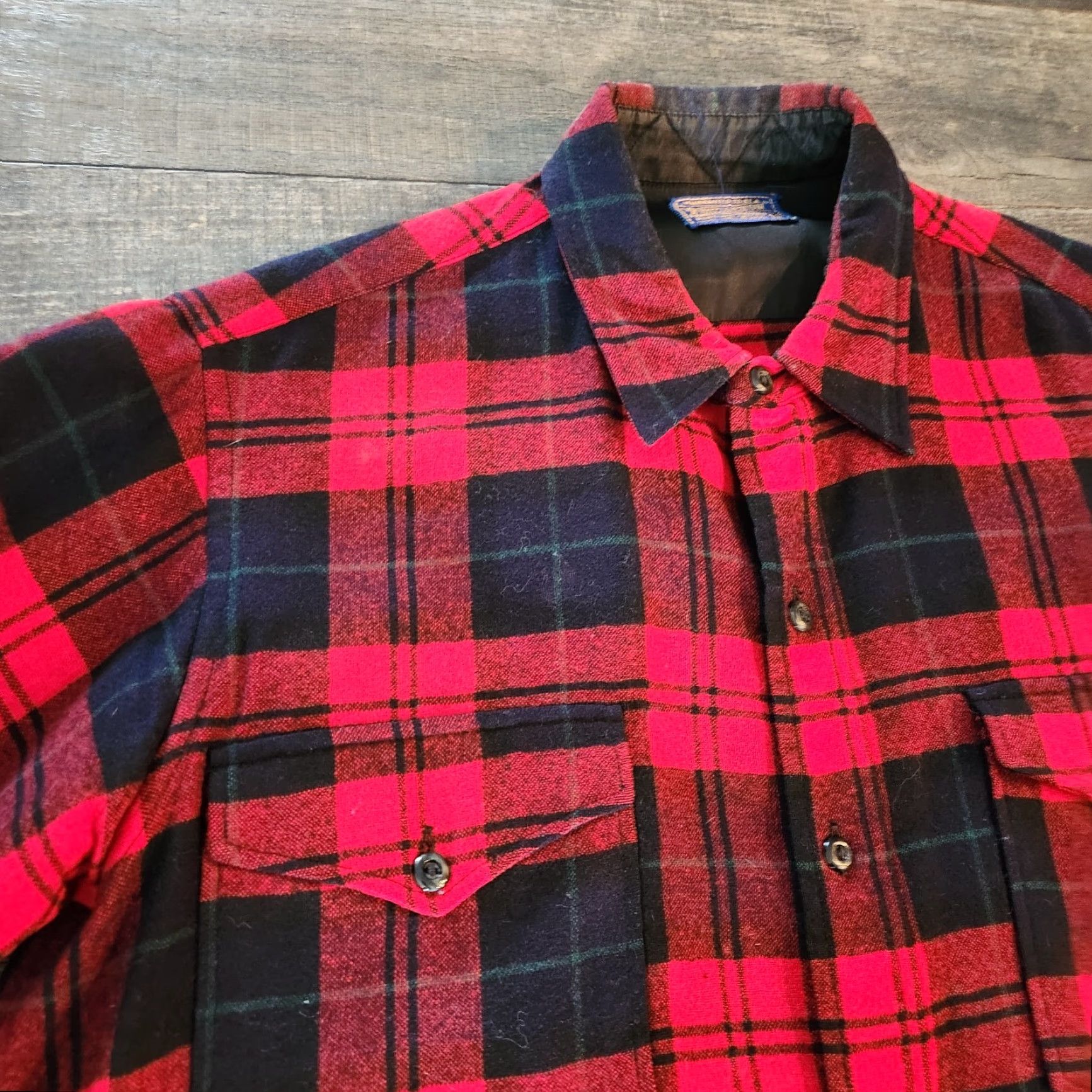 Pendleton VINTAGE Pendleton Plaid Wool Flannel Button Shirt Black Red USA Large 16 Regular Men with Pockets Unlined Buttons Size US XL / EU 56 / 4 - 5 Thumbnail