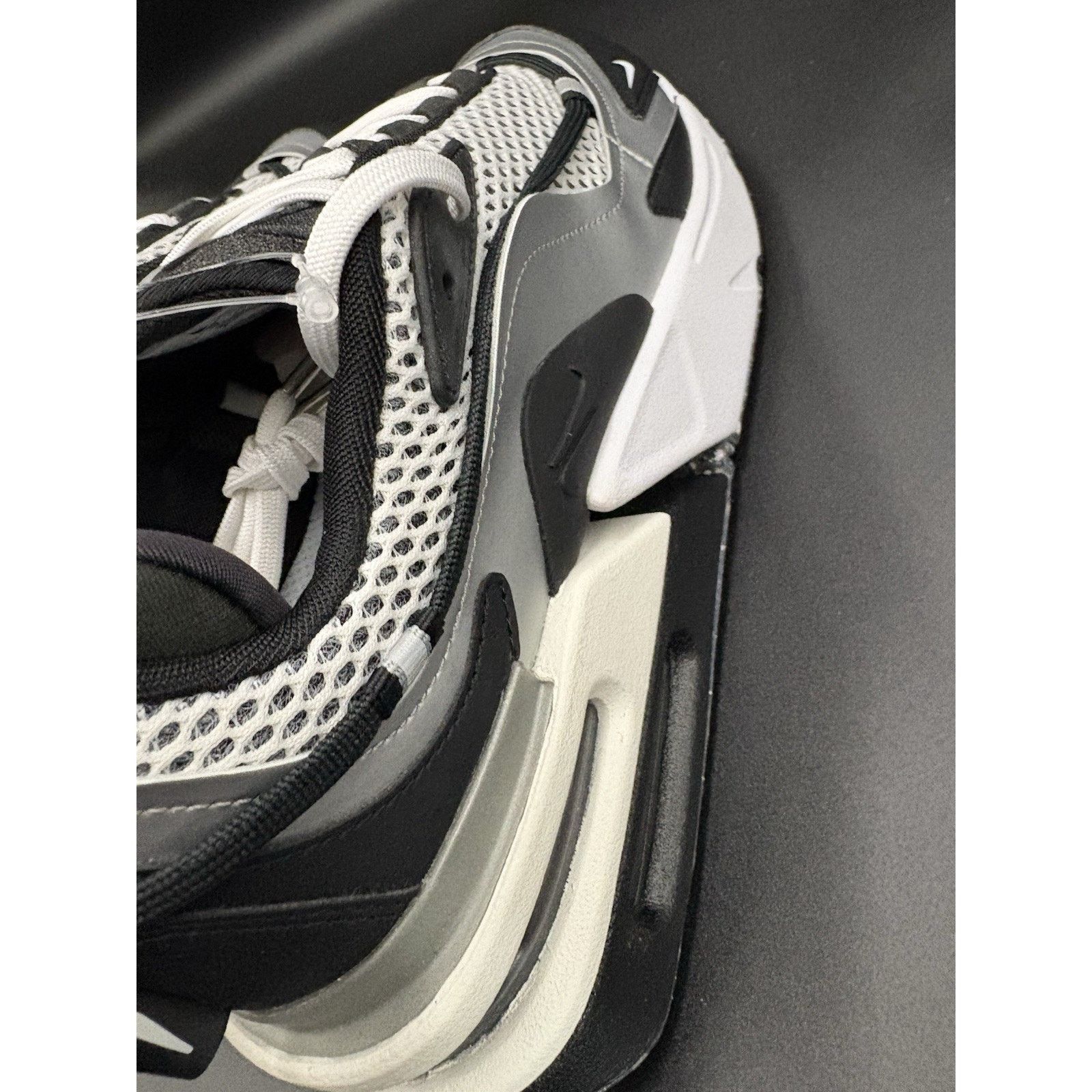 Nike Nike Air Max Furyosa Trainers 8.5 Women's Silver Grey & Blk Size US 8.5 / IT 38.5 - 3 Thumbnail