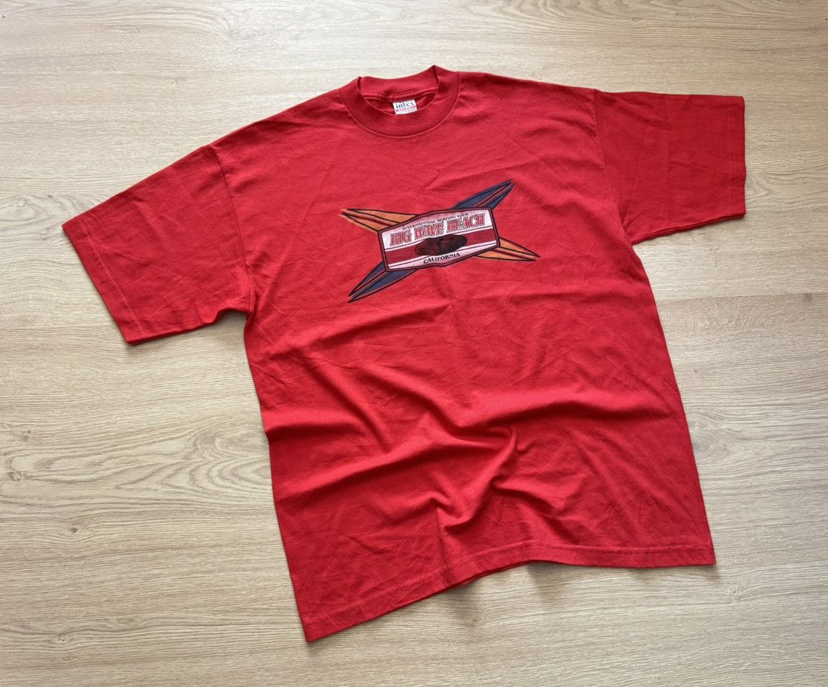 Vintage Vintage 00’s Big Wave Beach Intern. Surfing Tour T-Shirt Size US XL / EU 56 / 4 - 1 Thumbnail
