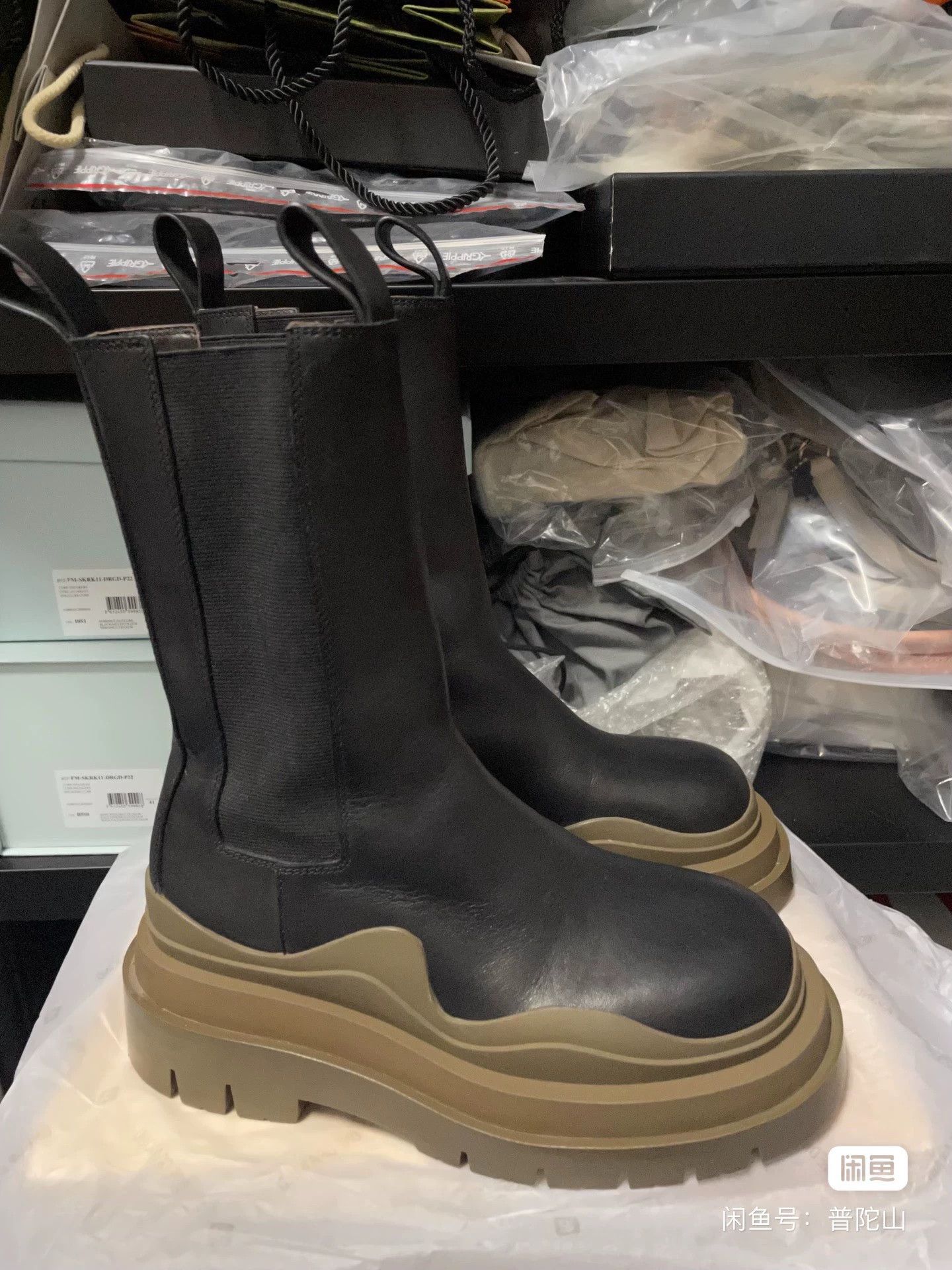 Bottega Veneta Bottega Veneta BV Tire Chocolate sole Chelsea boots 36 Size US 5.5 / IT 35.5 - 3 Thumbnail