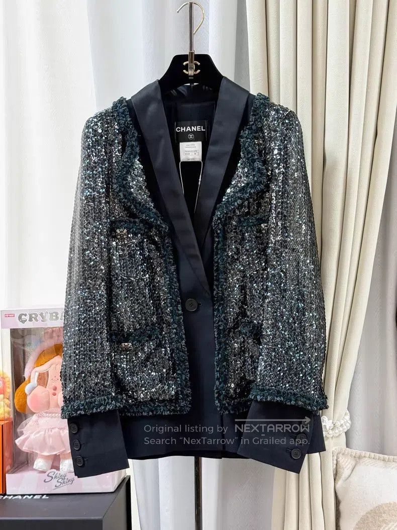 Chanel Chanel Two-piece long-sleeved suit jacket full of sequins Size XS / US 0-2 / IT 36-38 - 1 Thumbnail