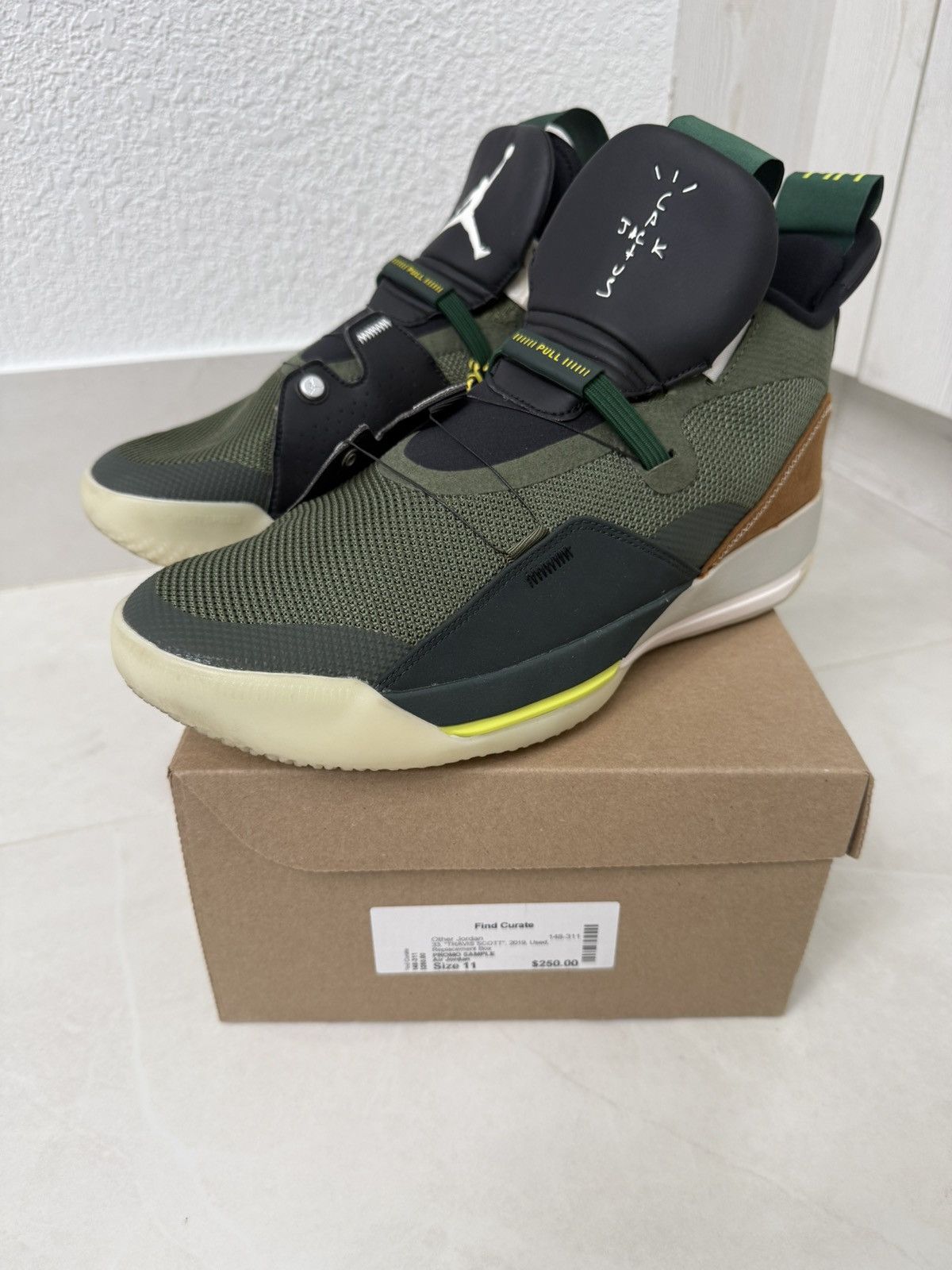 Jordan Brand × Travis Scott Nike Air Jordan 33 x Travis Scott "Cactus Jack" Size 11 Size US 11 / EU 44 - 1 Thumbnail