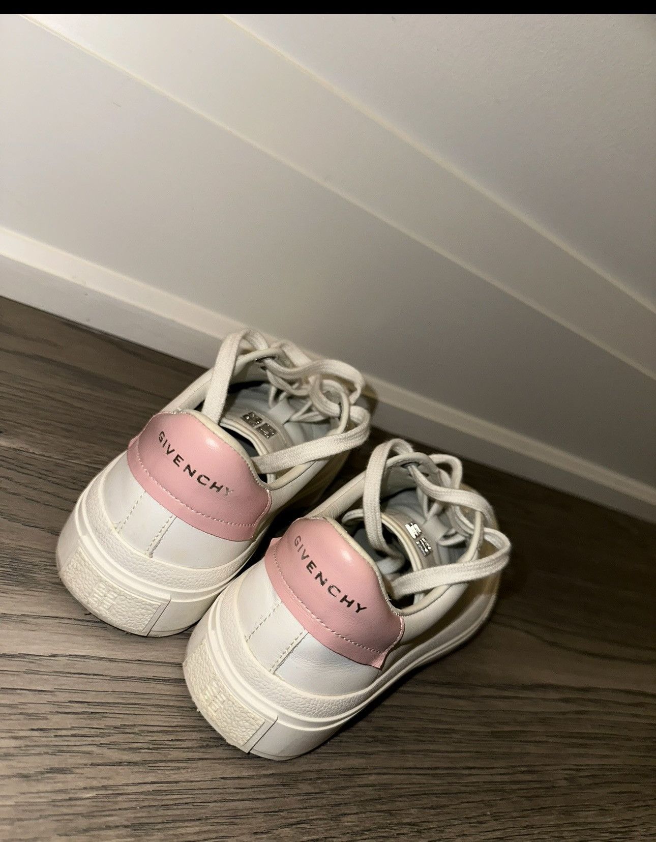 Givenchy Givenchy Women’s Sneakers Size US 5 / IT 35 - 3 Thumbnail