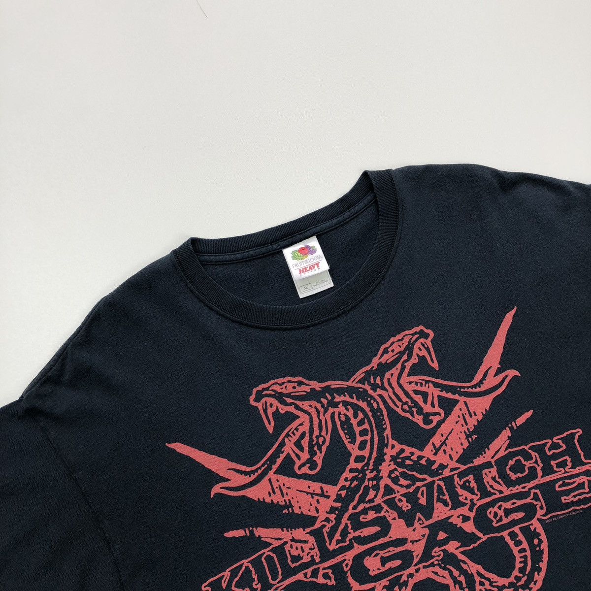Band Tees KillSwitch Engage 2007 Snakes Printed Vintage 00’s T-Shirt Size US XL / EU 56 / 4 - 2 Thumbnail
