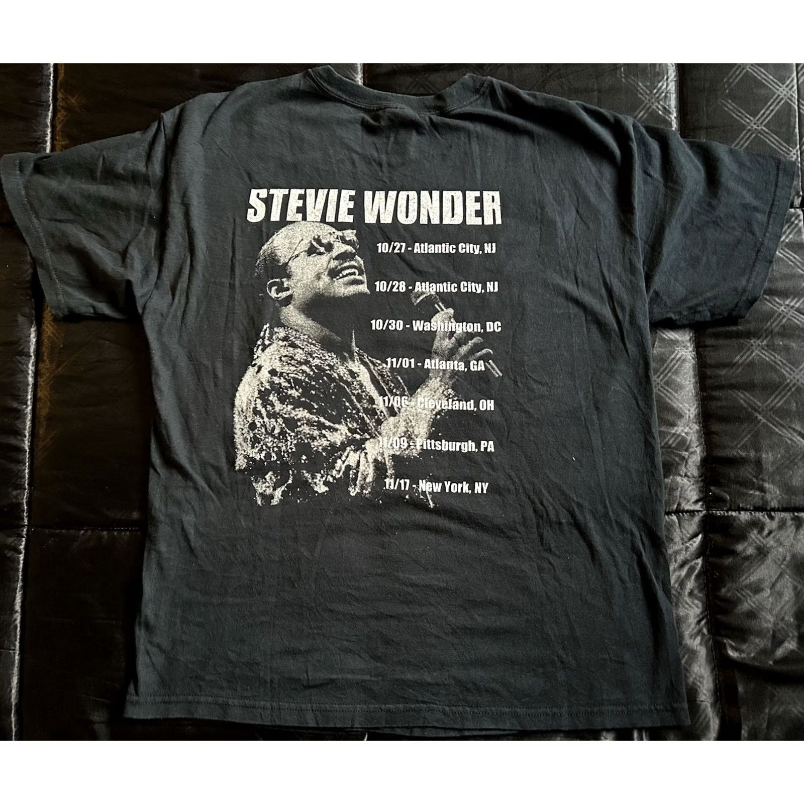 Vintage Stevie Wonder World Tour 2007 Concert T-Shirt Men’s Size L Black Two Sided Shirt Mens L Black Stevie Wonder World Tour 2007 Concert T-Shirt Two Sided Size US L / EU 52-54 / 3 - 2 Thumbnail