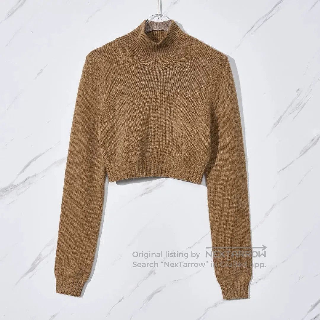 Fendi Fendi Women's High Neck Cashmere Sweater. Size M / US 6-8 / IT 42-44 - 1 Thumbnail