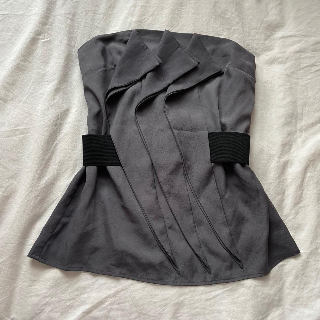 Forever 21 Grey Strapless Ruffle Top with Black Elastic Belt Size M / US 6-8 / IT 42-44 - 2 Thumbnail