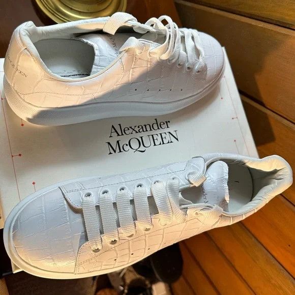Alexander McQueen o1mj1ld1sgn0324 Sneakers in White Size US 11.5 / EU 44-45 - 3 Thumbnail