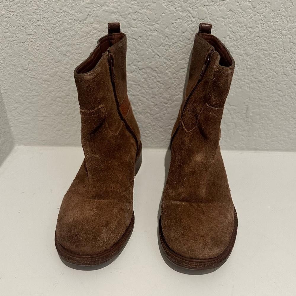Tory Burch Tory Burch Alaina Flat Bootie Almond Tan Split Suede 7.5 Size US 7.5 / IT 37.5 - 5 Thumbnail