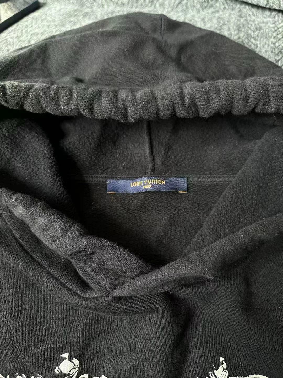 Louis Vuitton LV hoodie L 95 New no drawstring Size US L / EU 52-54 / 3 - 3 Thumbnail
