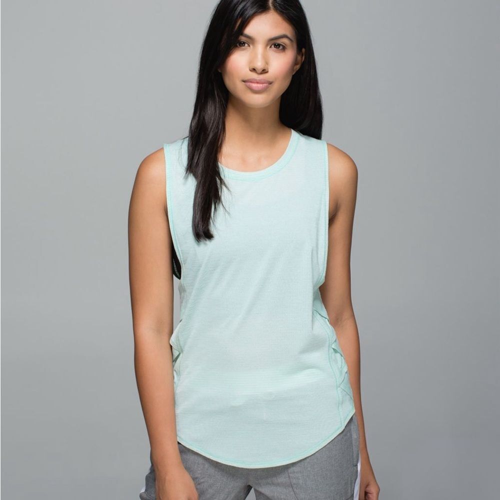 Lululemon Lululemon Var-City Muscle Tank Top Women’s Size Medium Heath Size M / US 6-8 / IT 42-44 - 4 Thumbnail