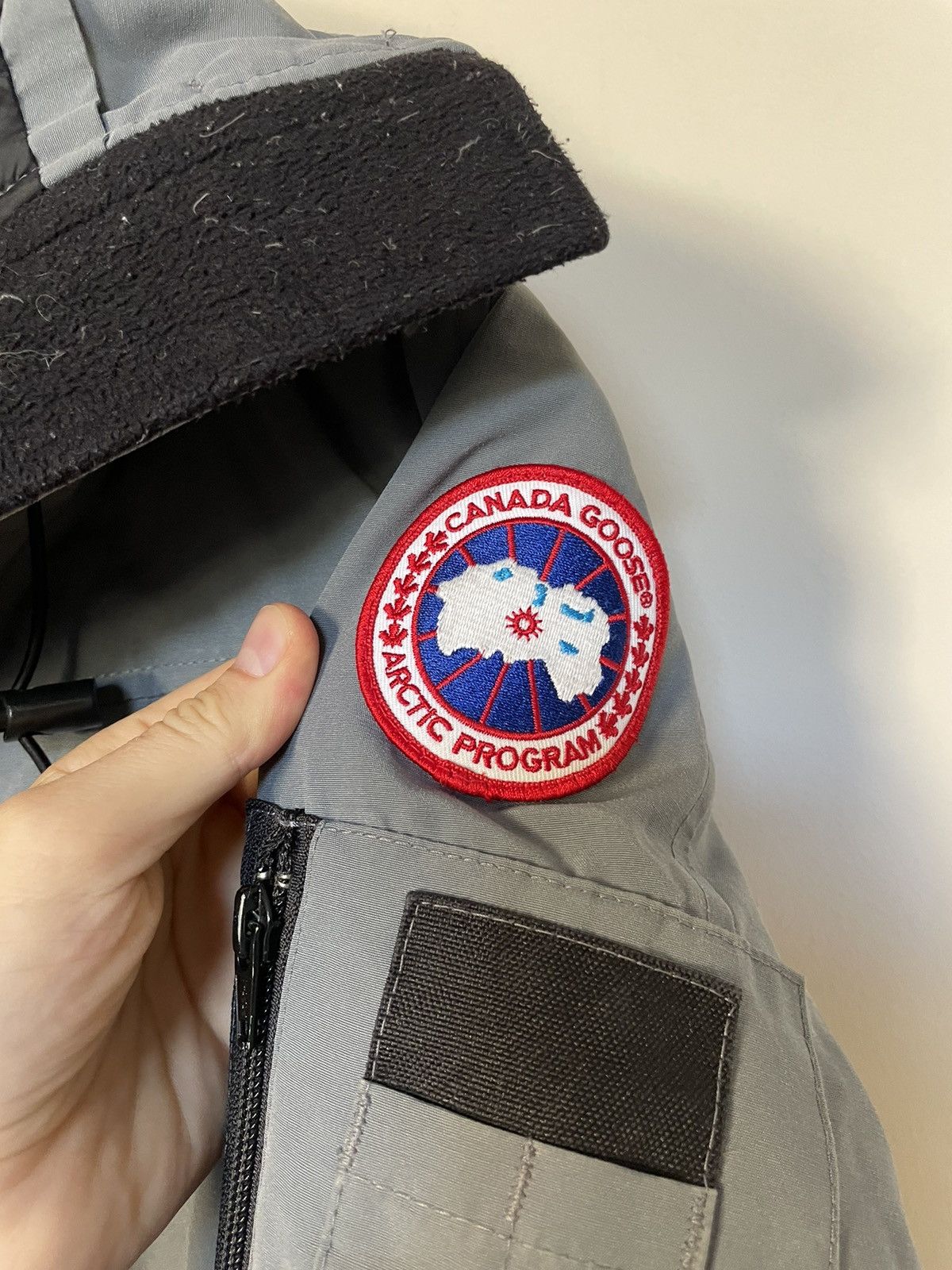 Canada Goose Montebello Bomber Jacket Grey Size XS / US 0-2 / IT 36-38 - 7 Thumbnail