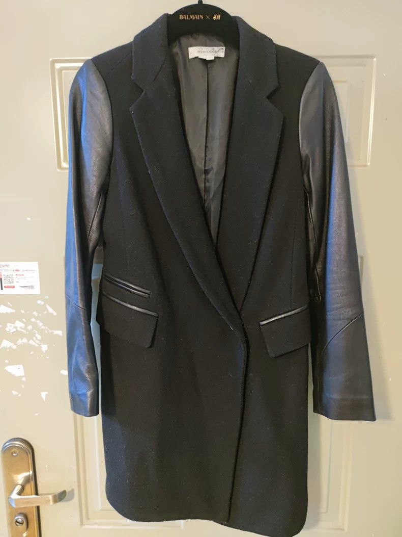 Helmut Lang HELMUT LANG sizeP A woolen coat with a fur sleeve Size M / US 6-8 / IT 42-44 - 1 Thumbnail