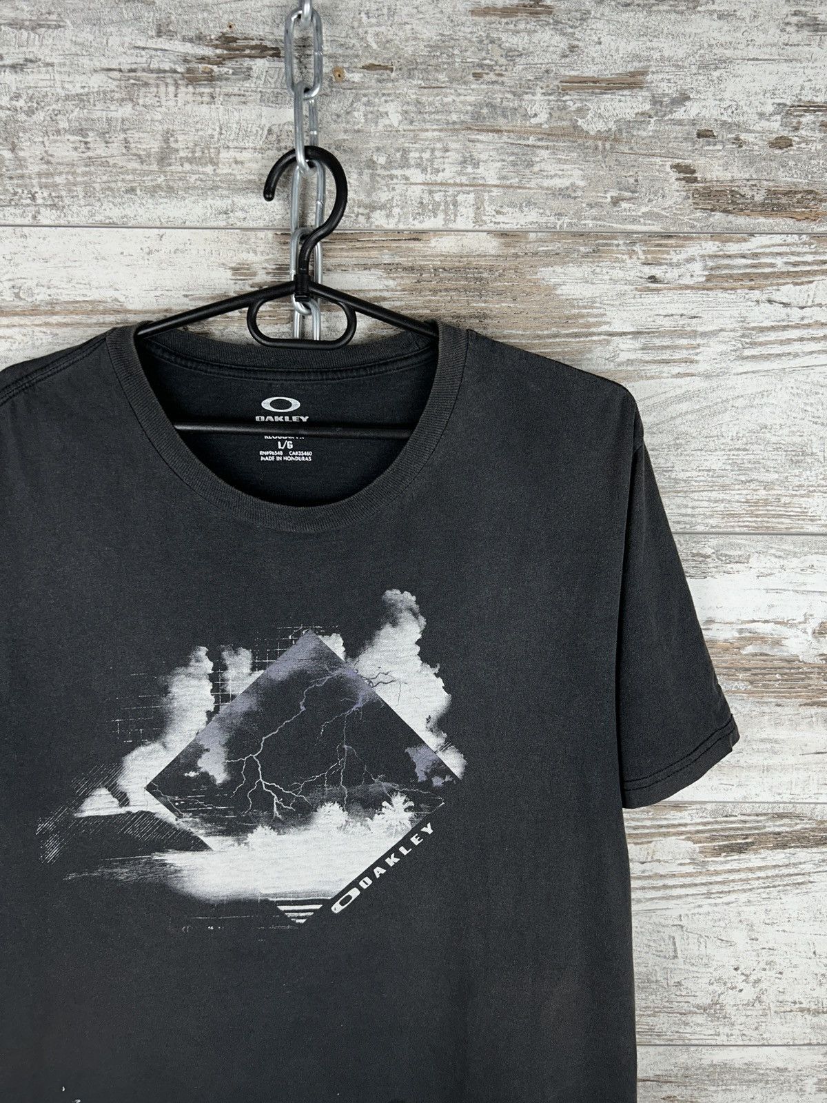 Japanese Brand × Oakley × Vintage Mens Vintage Oakley T-shirt streetwear y2k Japanese tee Size US L / EU 52-54 / 3 - 3 Thumbnail