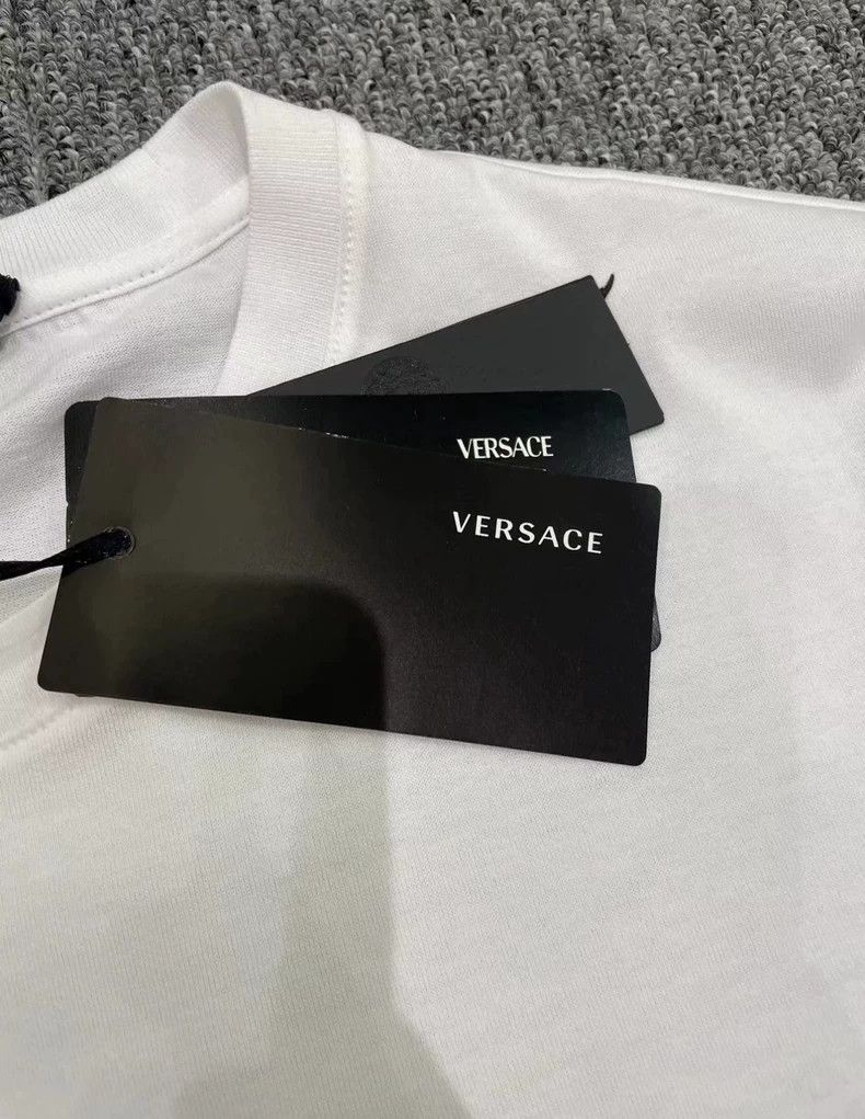 Versace Versace Round neck short-sleeved T-shirt Size US S / EU 44-46 / 1 - 4 Thumbnail