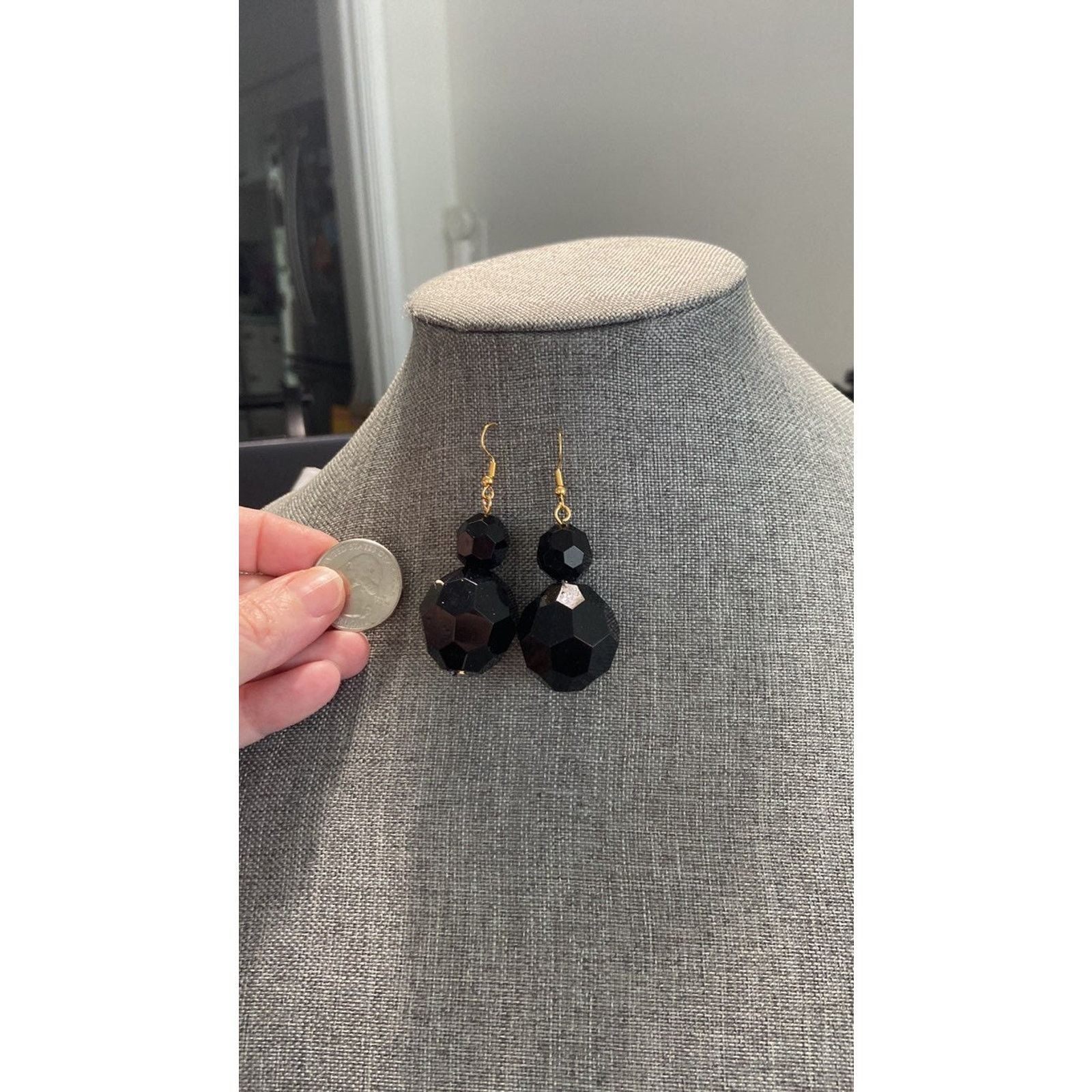 Handmade black bead earrings gold tone Size ONE SIZE - 2 Thumbnail