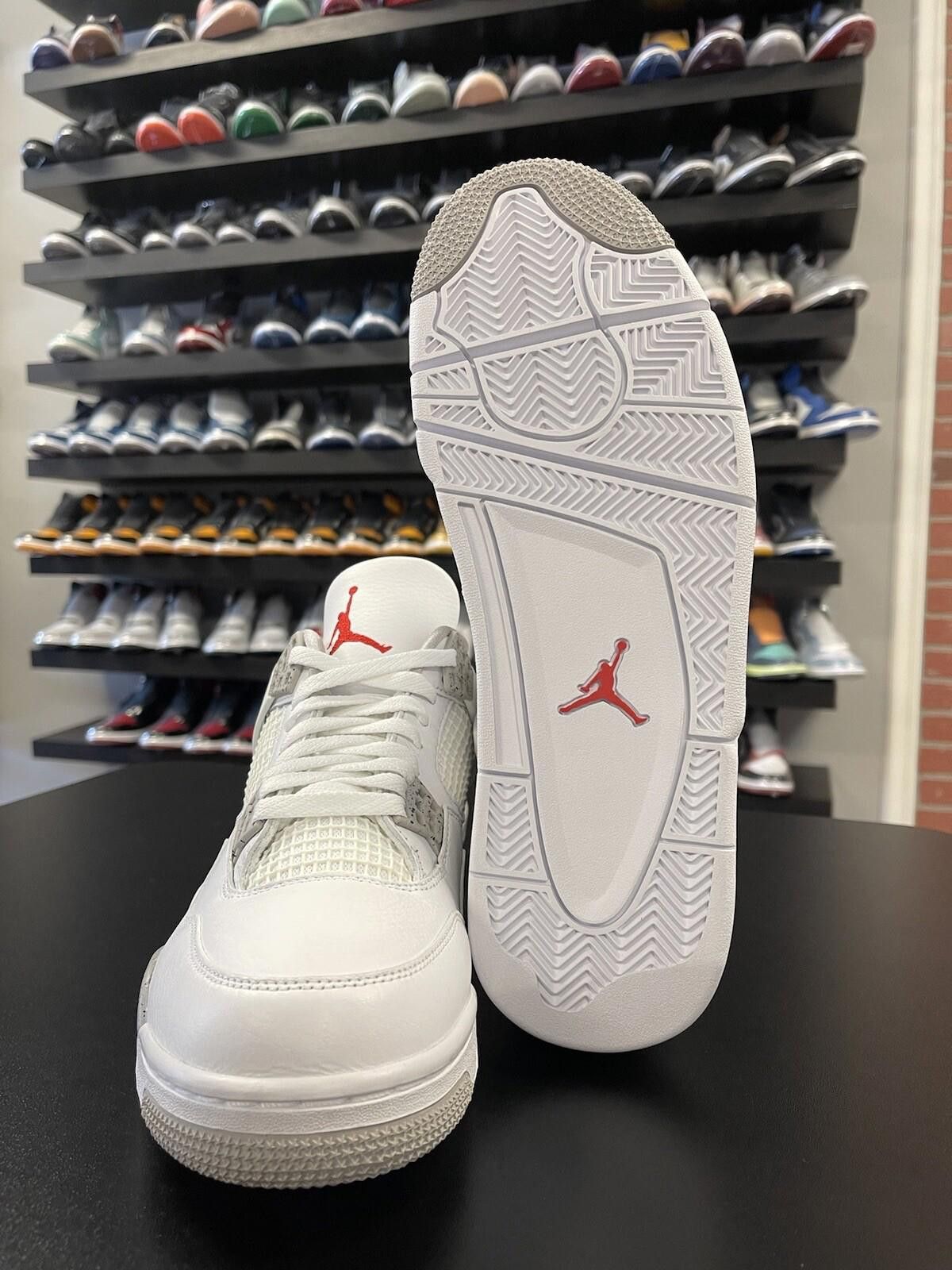 Jordan Brand Size 11 - Air Jordan 4 Retro White Oreo 2021 Grey CT8527-100 Size US 11 / EU 44 - 11 Thumbnail