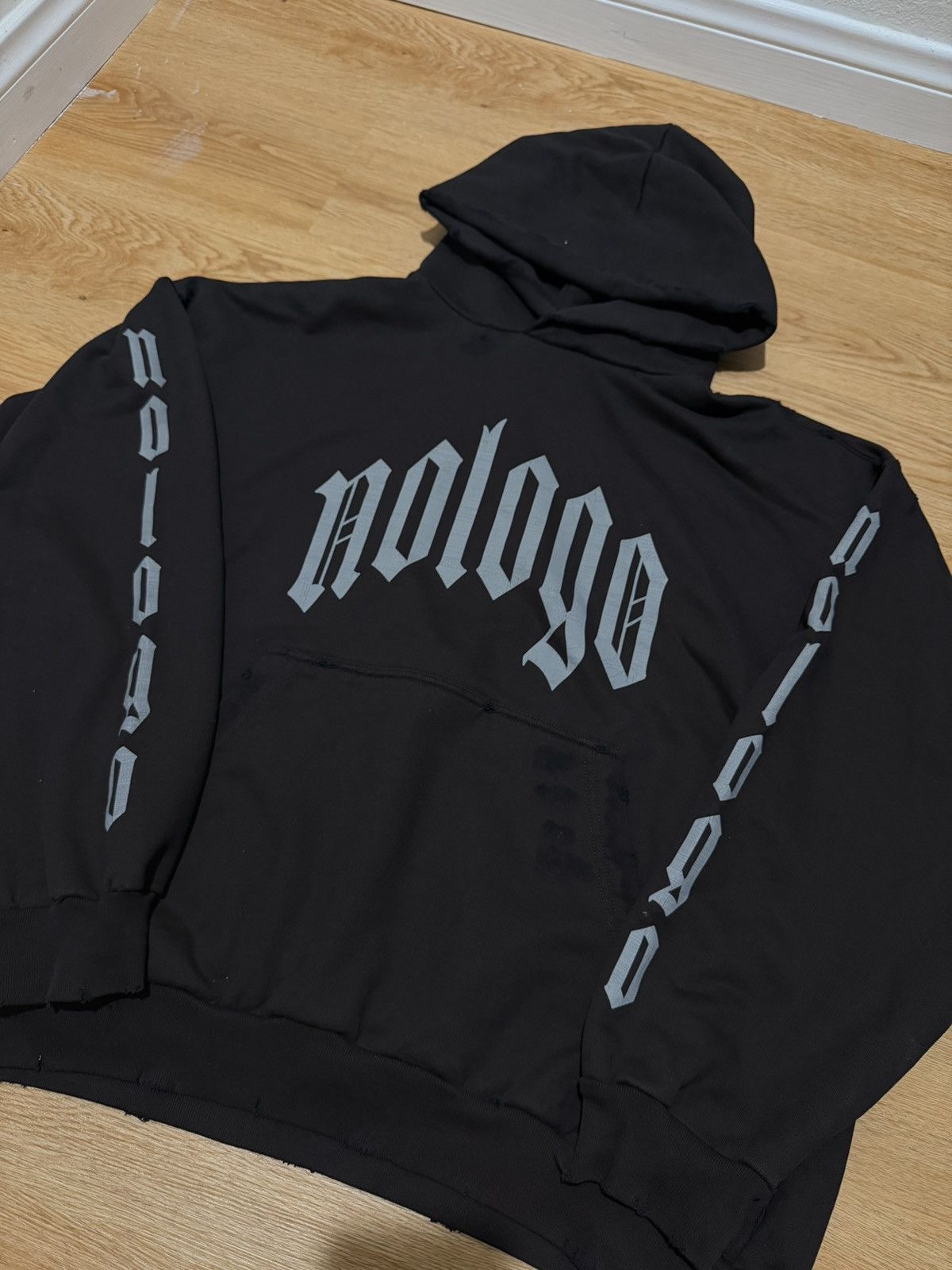 Balenciaga Balenciaga No Logo Hoodie Size US L / EU 52-54 / 3 - 2 Thumbnail
