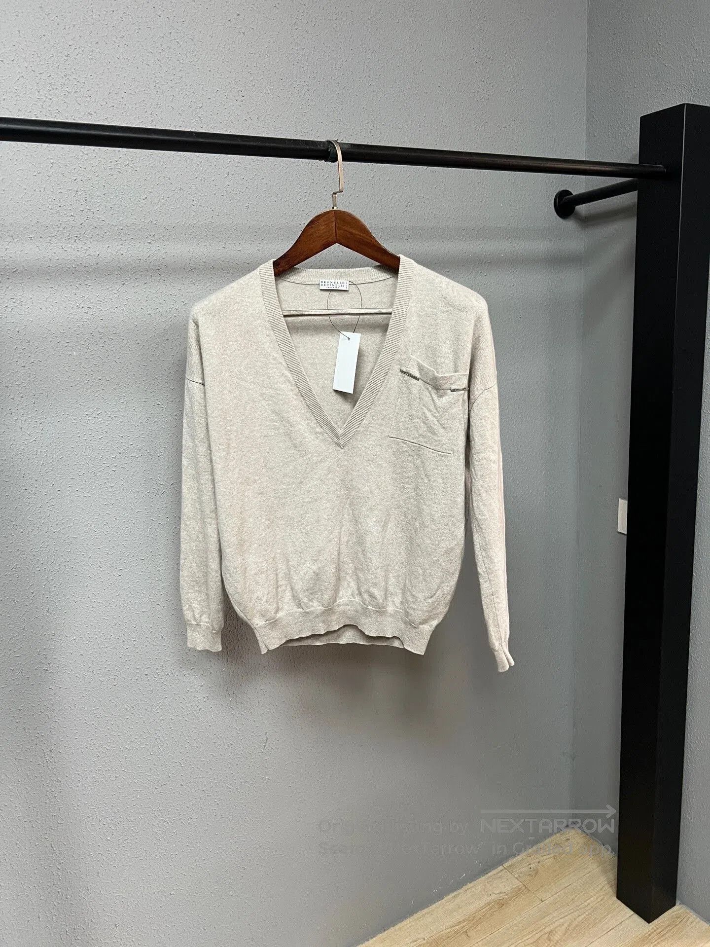 Brunello Cucinelli v-neck cashmere long sleeve sweater. Size XS / US 0-2 / IT 36-38 - 1 Thumbnail