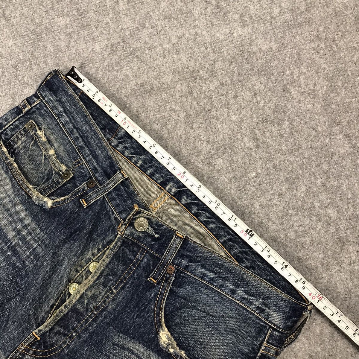 Levi's Vintage Clothing VINTAGE LEVIS 501 32X33 DISTRESSED DENIM PANTS Size US 32 / EU 48 - 17 Thumbnail