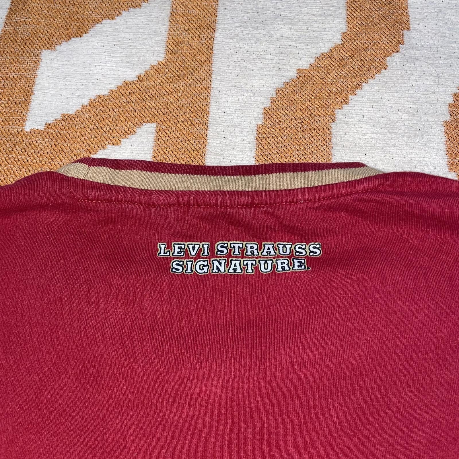 Designer Levis Signature 00s Graphic Longsleeve T-Shirt XXL Size US XXL / EU 58 / 5 - 4 Thumbnail
