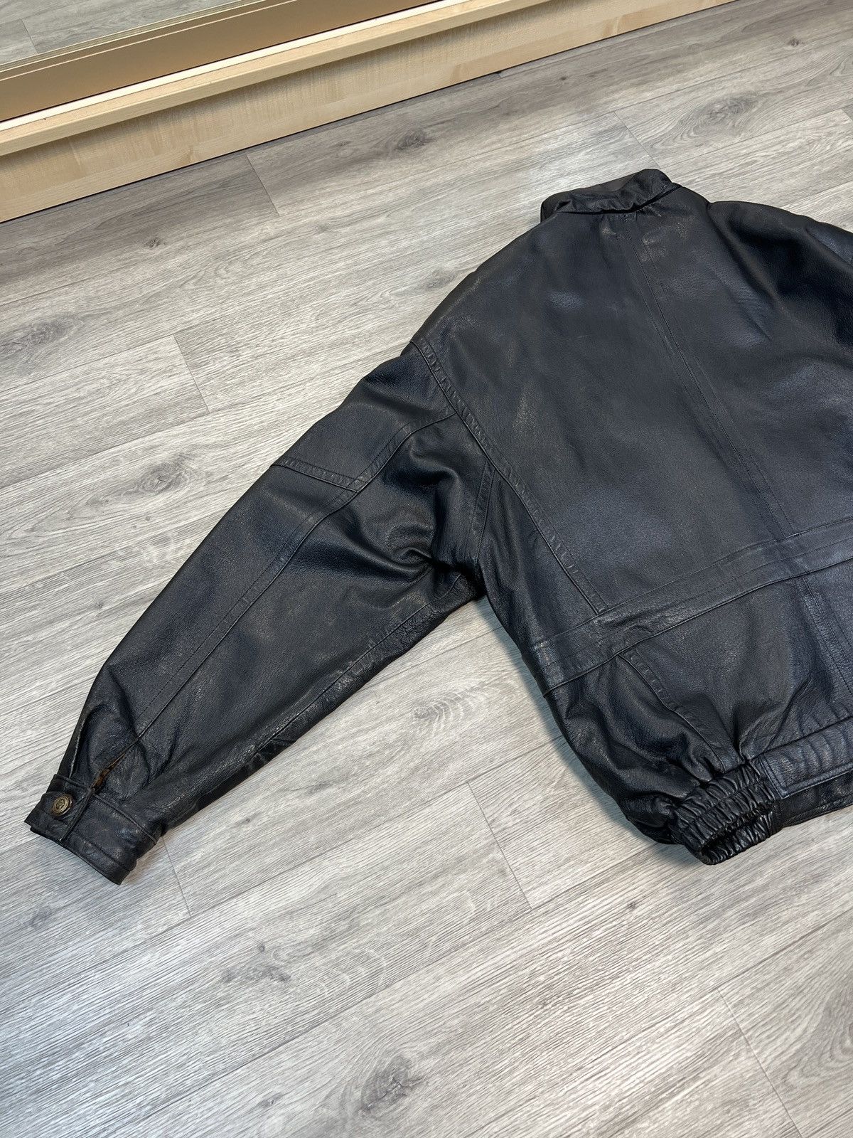 Leather True Vintage 80s Distressed Black Leather Bomber Jacket Size US XXL / EU 58 / 5 - 10 Thumbnail