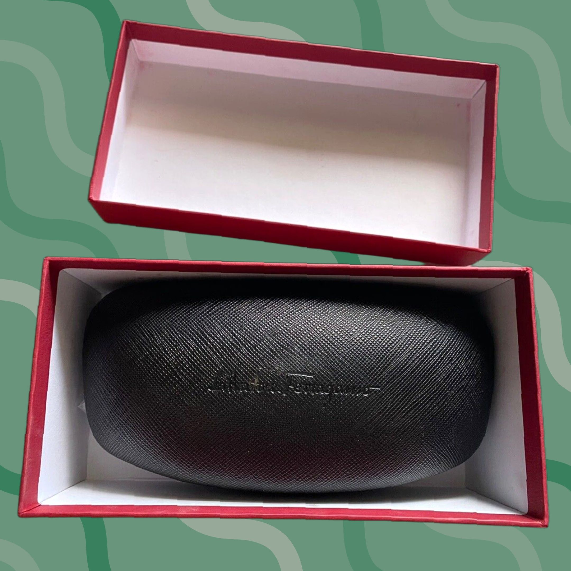 Salvatore Ferragamo VINTAGE Salvatore Ferragamo Signature Sunglasses SF811SL Women’s NWT Size ONE SIZE - 1 Thumbnail