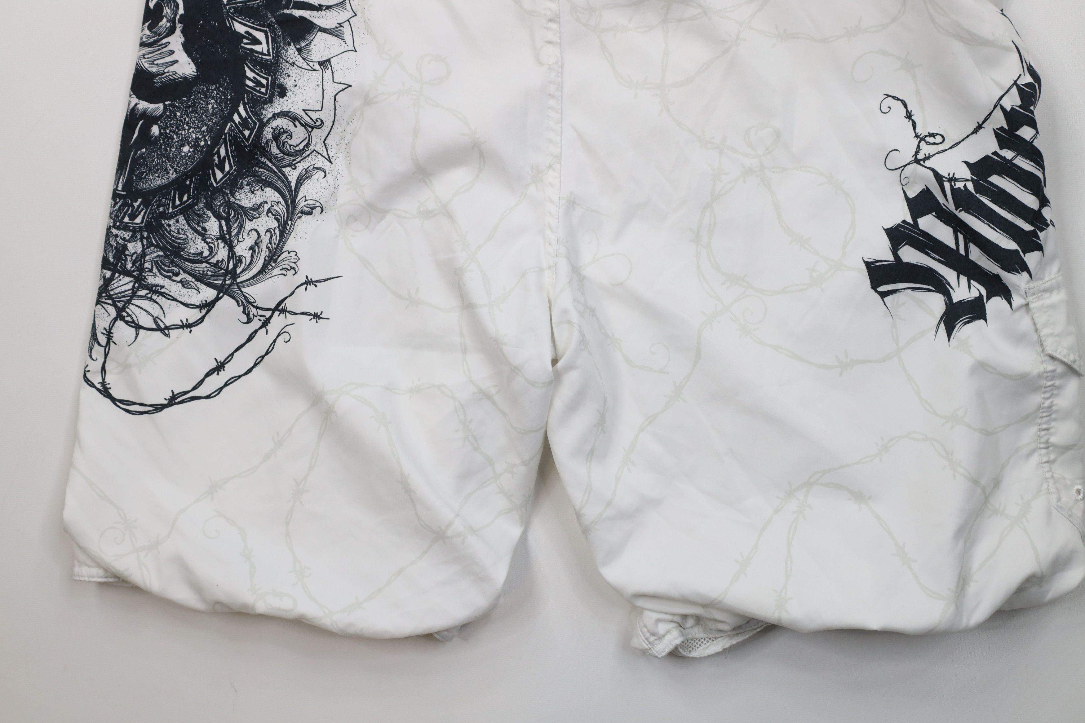 Vintage Vintage Y2K Streetwear Wire Skull Lined Board Shorts White Size US 36 / EU 52 - 12 Thumbnail